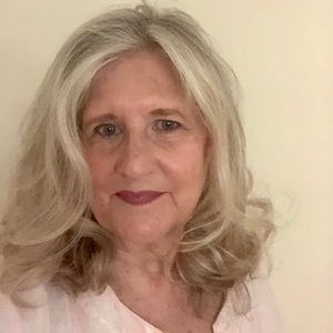 Meet your Posher, Debbie